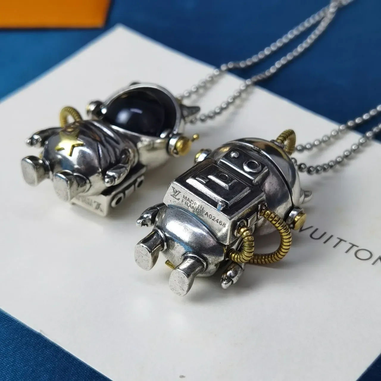 Silver Gold Astronaut-Shaped Pendant Gemstone Visor Necklace 3