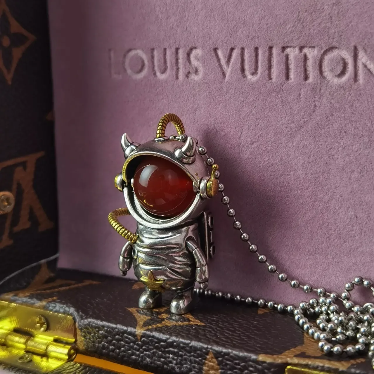 Silver Gold Astronaut-Shaped Pendant Gemstone Visor Necklace 7