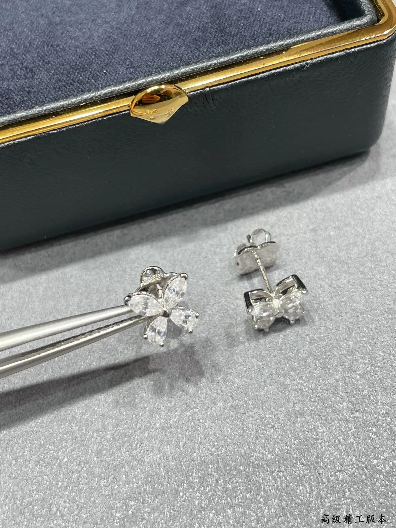 Silver Gold Flower-Shaped Petal-Cut Stones Earrings 3