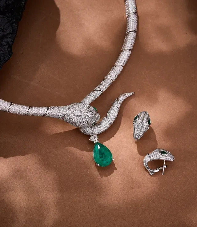 Silver Green Snake Motif Pavé-Set Necklace 3