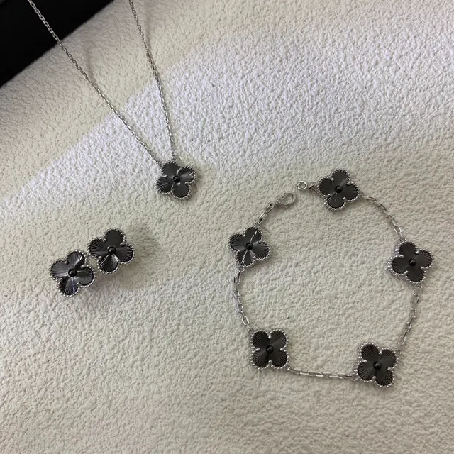 Silver-Tone Five Flower Charm Bracelet 2