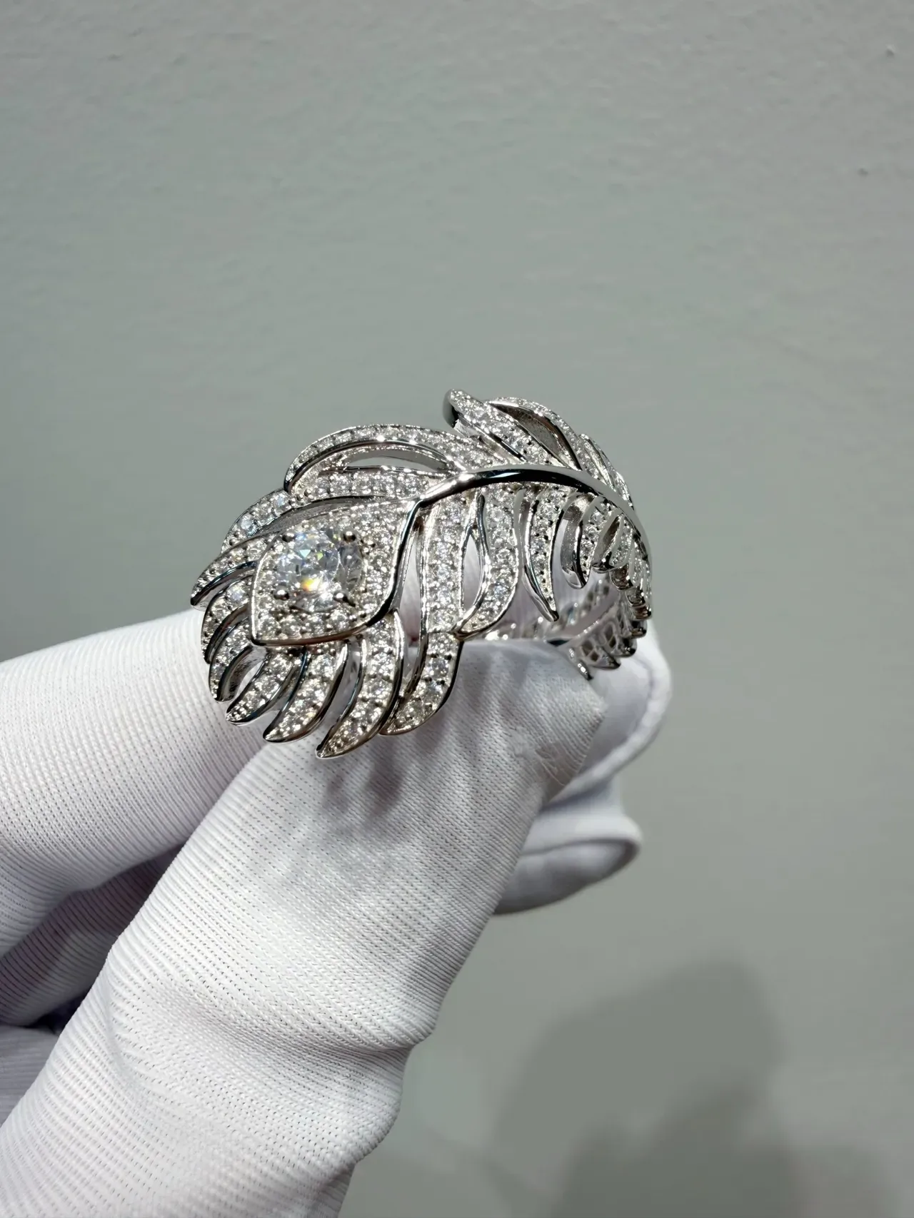 Silver White Feather-Shaped Pavé-Set Crystals Ring 2