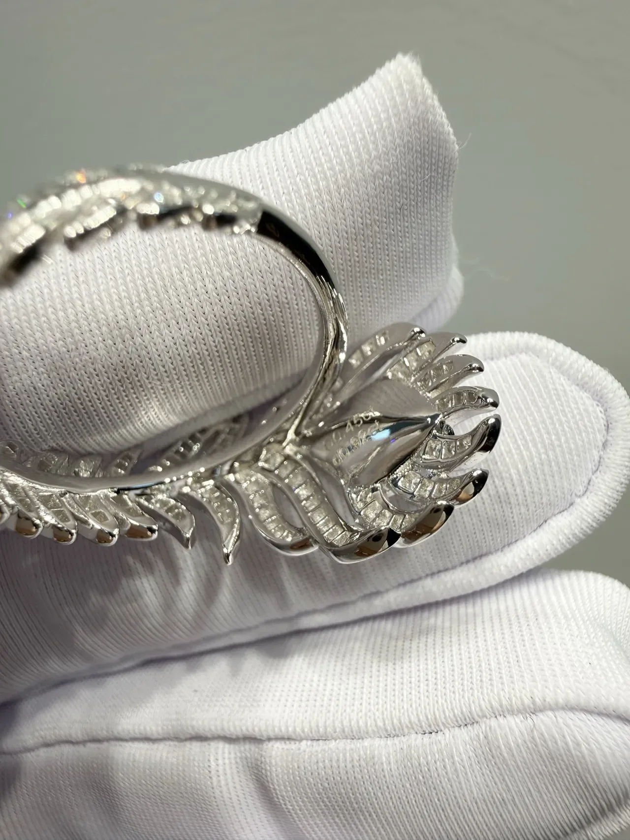 Silver White Feather-Shaped Pavé-Set Crystals Ring 3