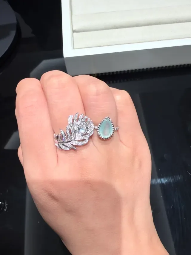 Silver White Feather-Shaped Pavé-Set Crystals Ring 8