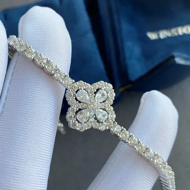 Bracelet Argent Blanc avec Pierres Pavé Style Diamant Centre Floral Quatrefoil 5