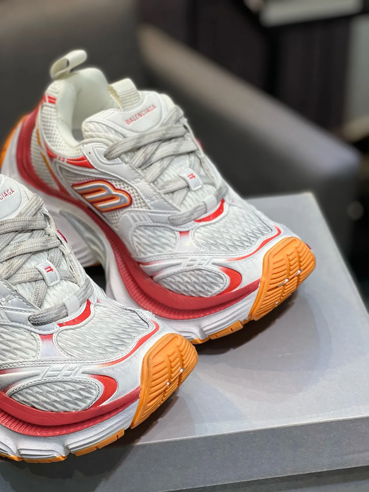 Skechers D'Lites White Orange Sole Mesh And Synthetic Overlay Chunky Sneakers 9