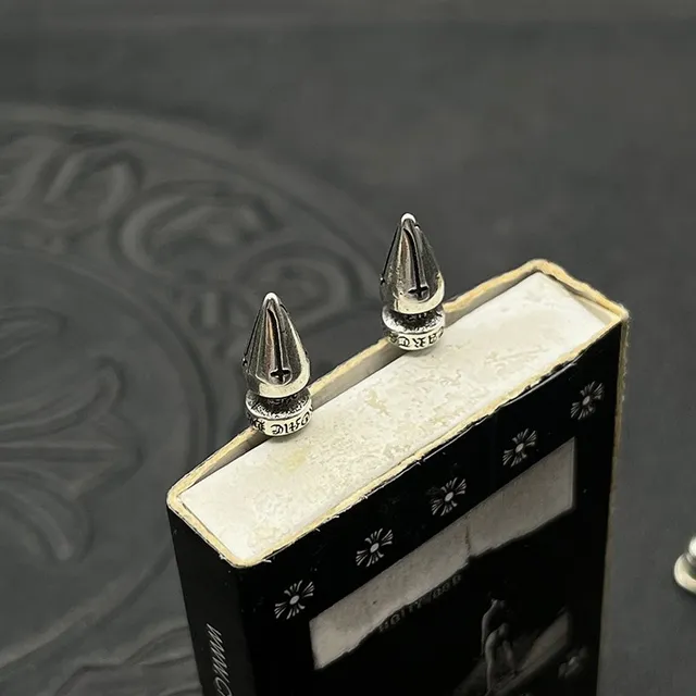 Spike-Shaped Metallic Stud Earrings 3
