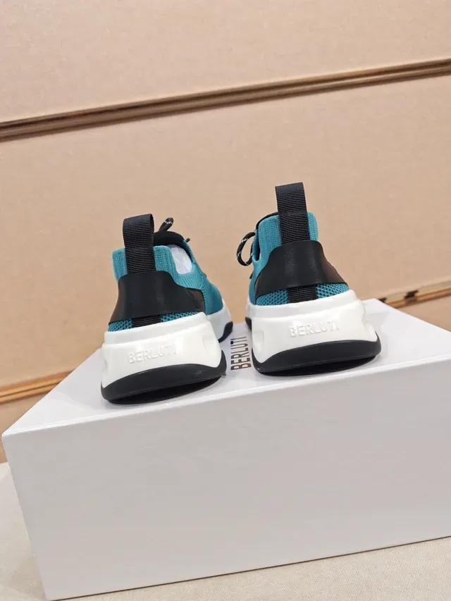 Teal and Black Knit Upper Sculpted Midsole Lifestyle Sneaker 3