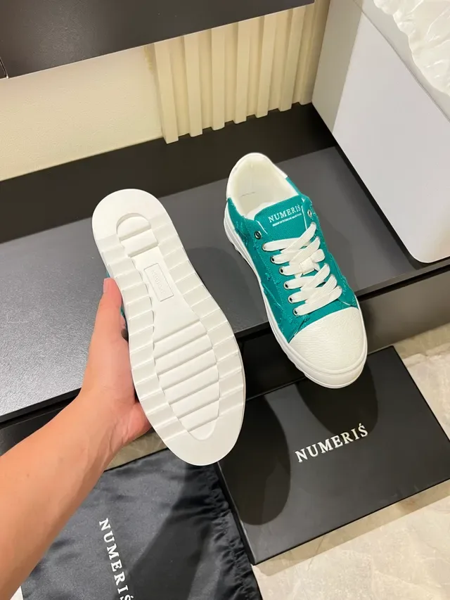 Teal and White Canvas Low-Top Lifestyle Sneakers 4