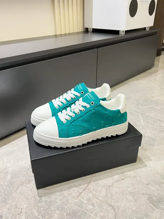 Teal and White Canvas Low-Top Lifestyle Sneakers 5