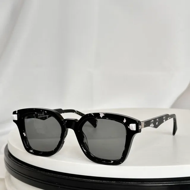 Transparent Gray and Tortoiseshell Geometric Optical Glasses 2