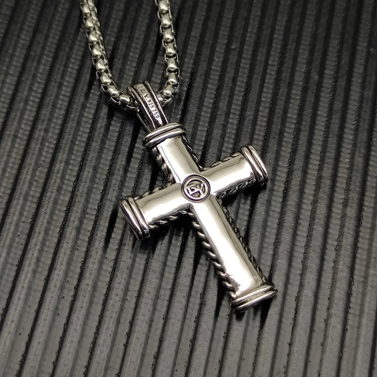 Two-Tone Rope-Textured Cross Pendant Necklace 4