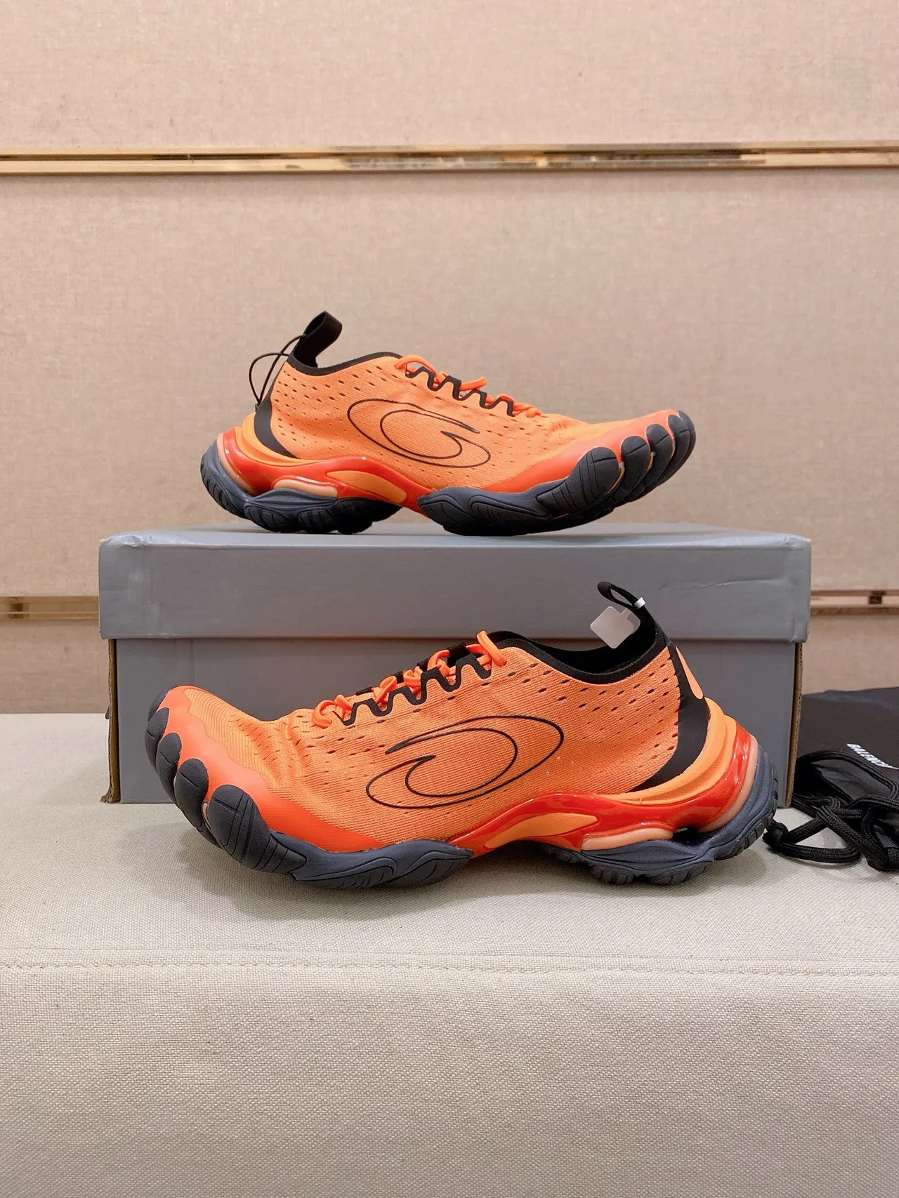 Vibram FiveFingers Orange Black Running Shoes 7