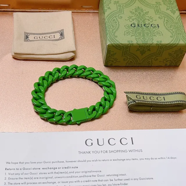 Vibrant Green Chunky Curb-Link Bracelet 2