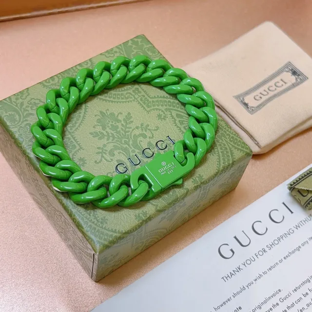 Vibrant Green Chunky Curb-Link Bracelet 6