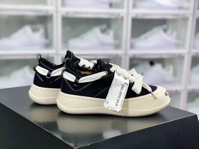 White Black Platform Sole Fuzzy Collar Trim Sneakers 12