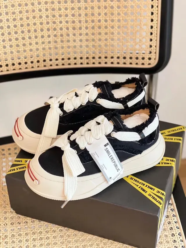 White Black Platform Sole Fuzzy Collar Trim Sneakers 14