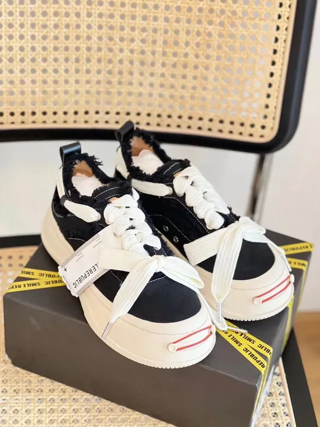 White Black Platform Sole Fuzzy Collar Trim Sneakers 15
