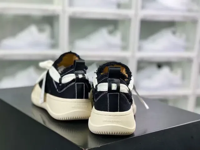 White Black Platform Sole Fuzzy Collar Trim Sneakers 16