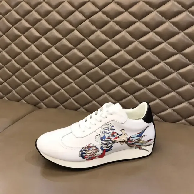 White Graphic-Print Low-Top Lifestyle Sneaker 6