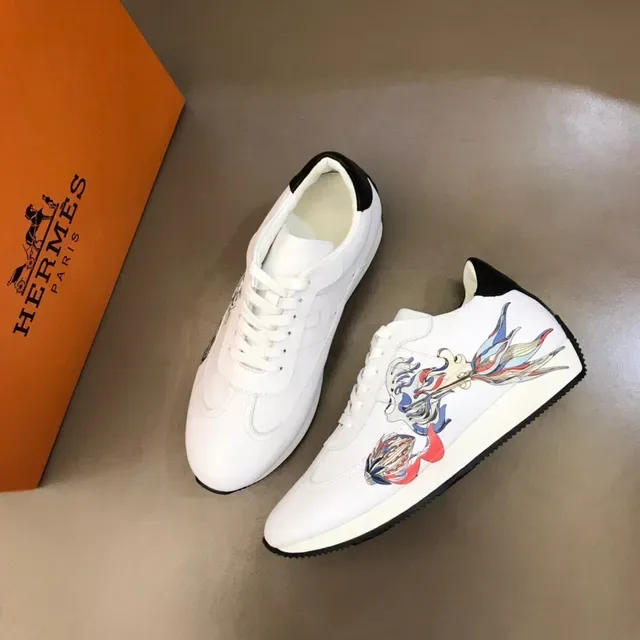 White Graphic-Print Low-Top Lifestyle Sneaker 8