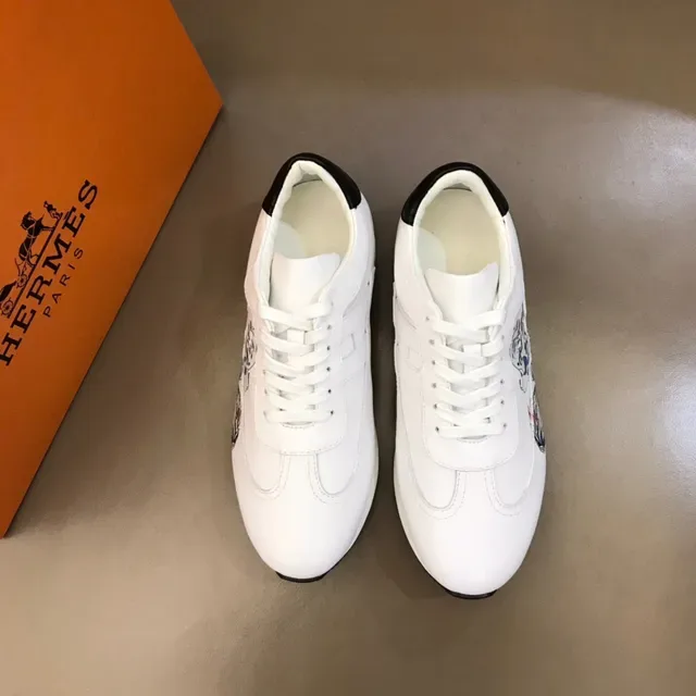 White Graphic-Print Low-Top Lifestyle Sneaker 9