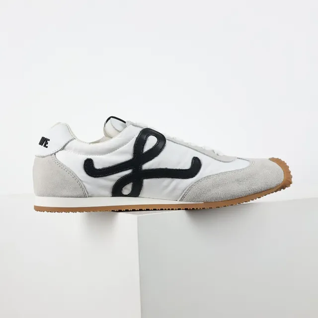 White Gray Retro Runner Silhouette Mixed Suede And Textile Upper Lifestyle Sneakers 7