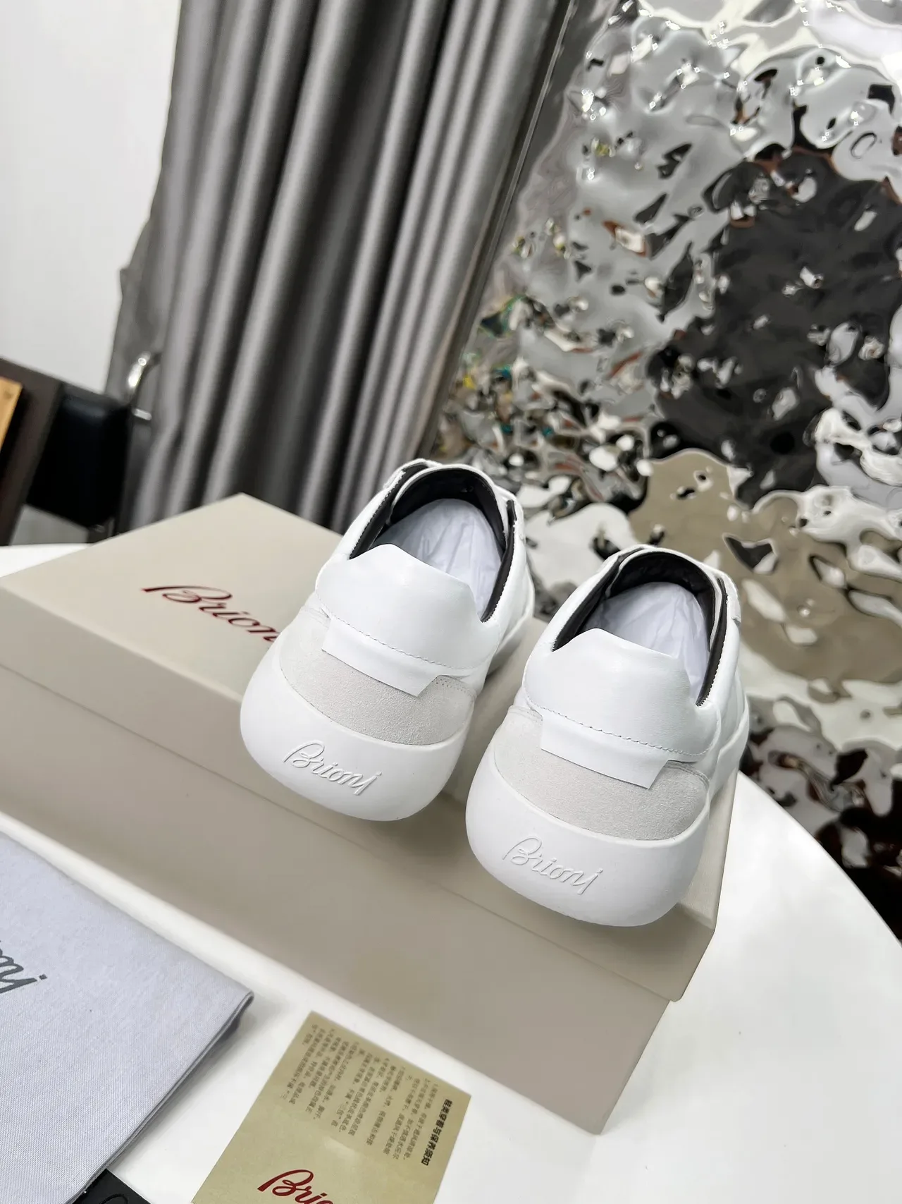White Leather and Suede Panel Low-Top Lifestyle Sneakers 3