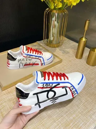 White Red Blue Graphic Print Low-Top Lifestyle Sneakers 2