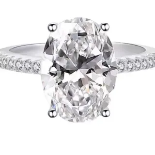 White Silver Oval-Cut Center Stone Four-Prong Setting Ring