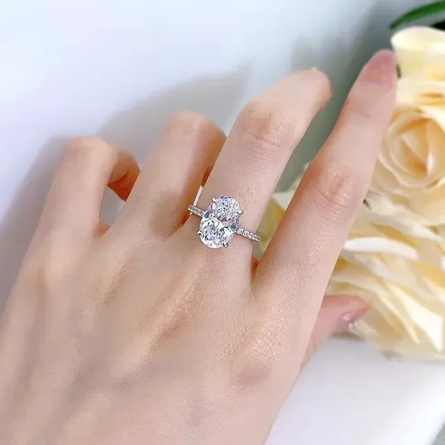 White Silver Oval-Cut Center Stone Four-Prong Setting Ring 4