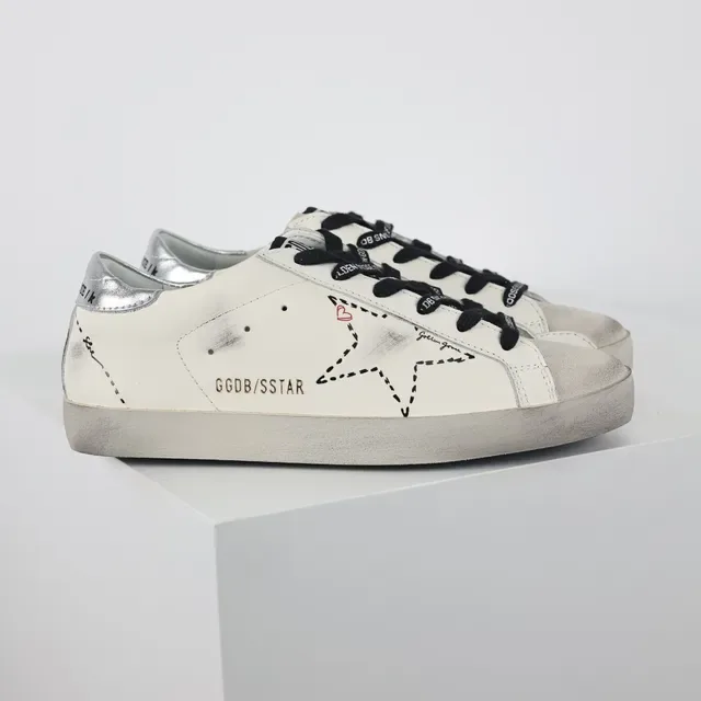 Golden Goose Superstar Chaussures Lifestyle en Cuir Blanc usées 3