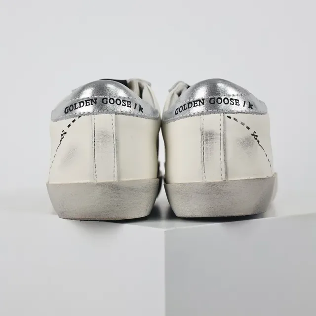 Golden Goose Superstar Chaussures Lifestyle en Cuir Blanc usées 8