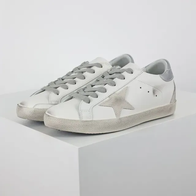 Golden Goose Superstar Chaussures Lifestyle En Cuir Blanc Usé 2