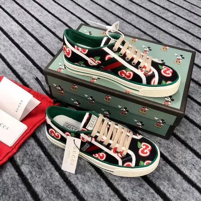 Gucci Ace Apple Print Canvas Lifestyle Sneakers 2