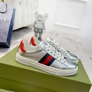 Gucci Ace حذاء رياضي أسلوب حياة فضي معدني شريط شبكي