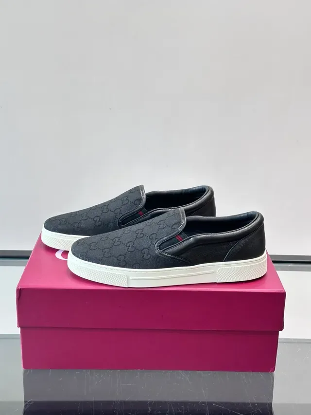 Gucci Ace Sneakers Lifestyle Slip-On Noir Monogramme Toile Semelle Blanche 5