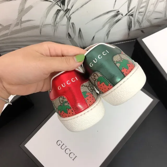 Gucci Ace Strawberry Print GG Monogram Lifestyle Sneakers 4