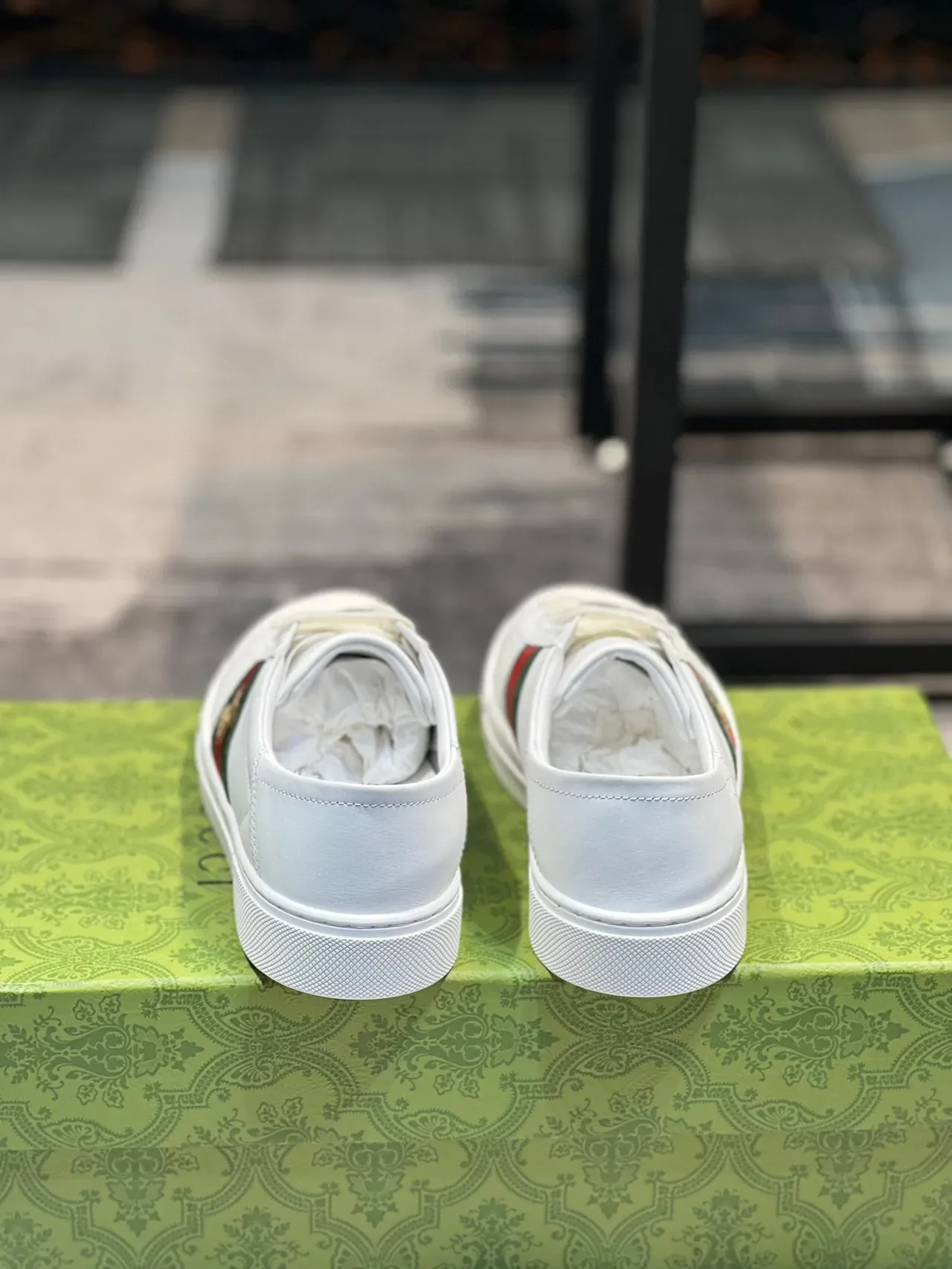 Gucci Ace White Green Red Web Stripe Bee Embroidery Lifestyle Sneakers 2