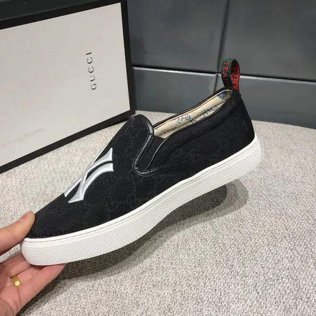 Gucci Ace x MLB New York Yankees Loafers Pretos com Logo Bordado 4
