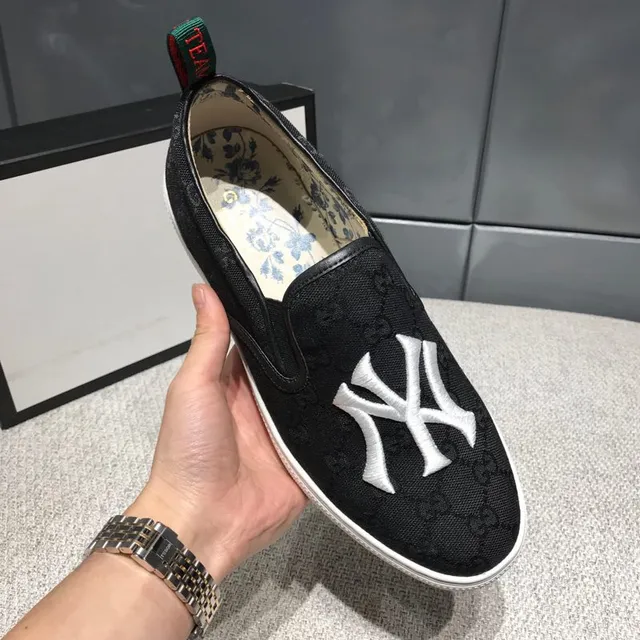 Gucci Ace x MLB New York Yankees Loafers Pretos com Logo Bordado 5