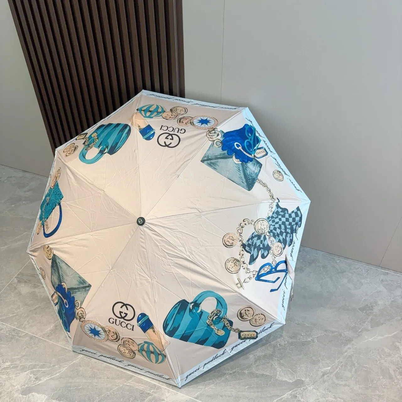 Gucci Bege Azul Motivo Impresso Acessório de Luxo 3