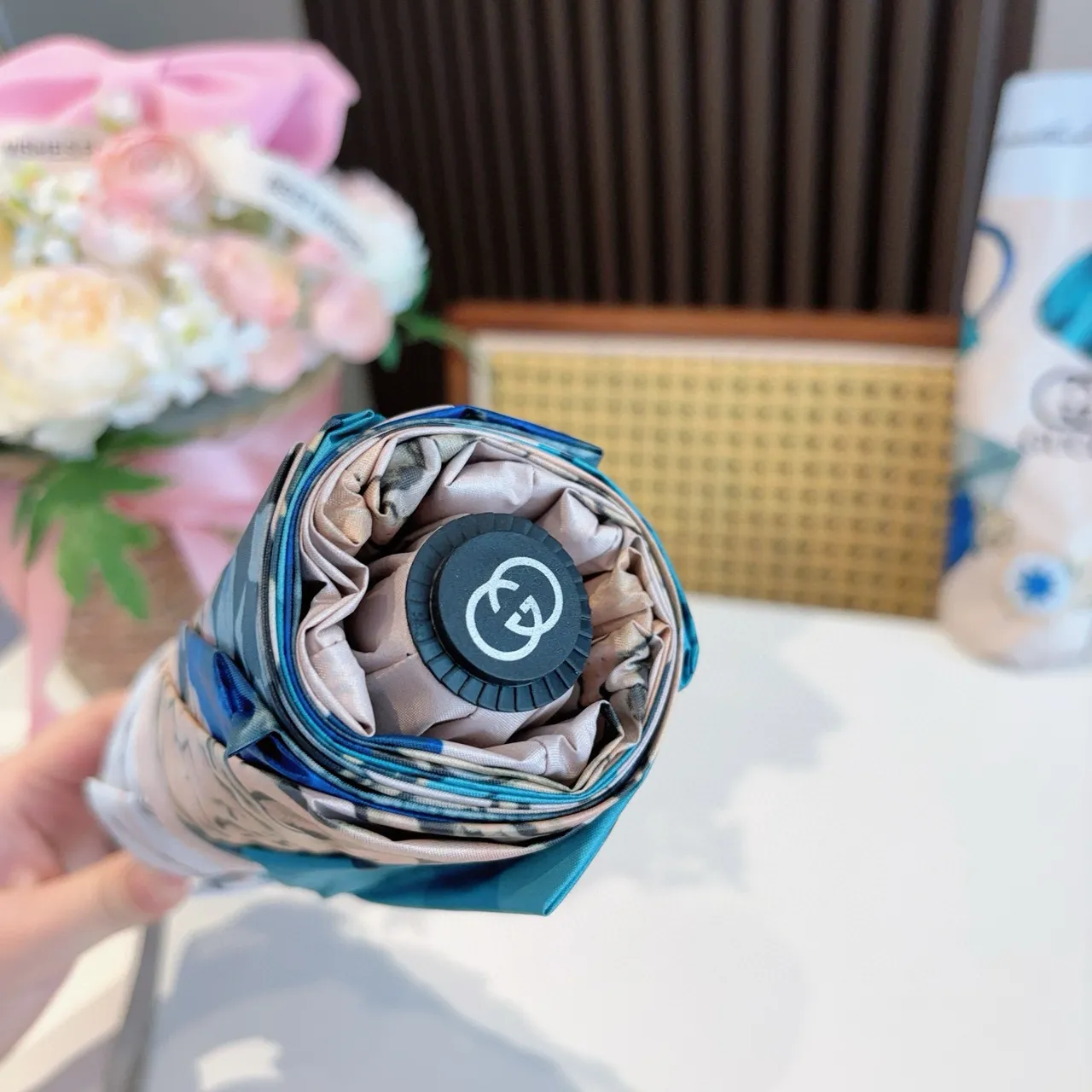 Gucci Bege Azul Motivo Impresso Acessório de Luxo 5
