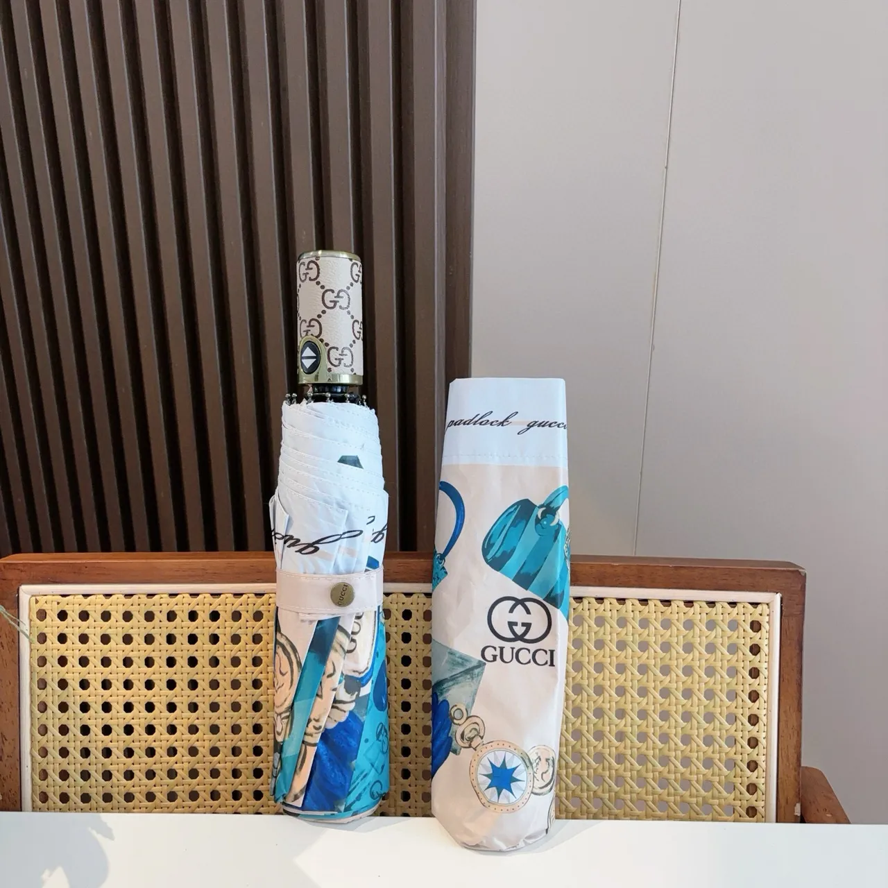Gucci Bege Azul Motivo Impresso Acessório de Luxo 7