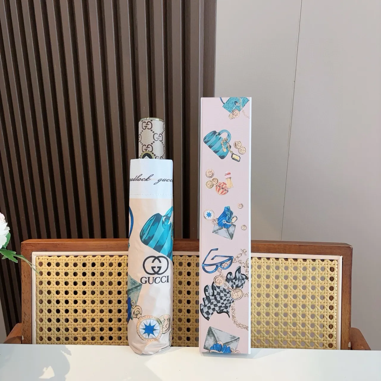 Gucci Bege Azul Motivo Impresso Acessório de Luxo 8