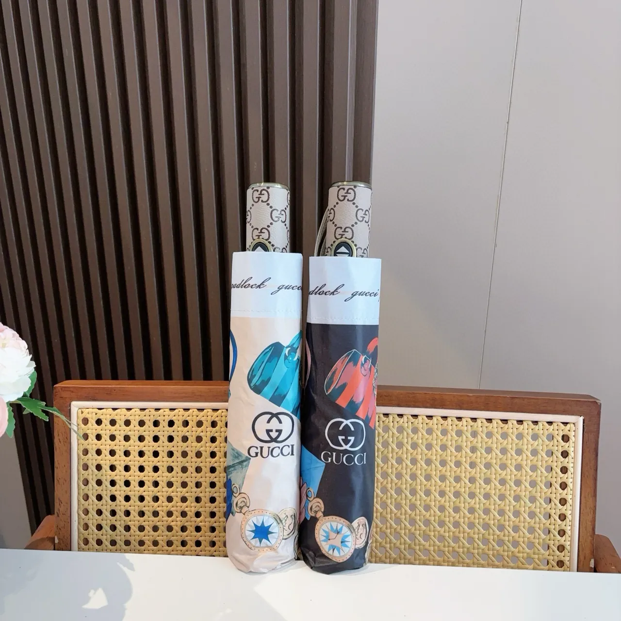 Gucci Bege Azul Motivo Impresso Acessório de Luxo 9