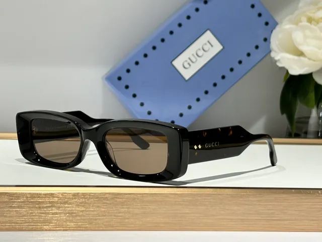 Gucci Beige Brown Rectangular Frame Acetate Construction Sunglasses 6