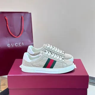 Gucci بيج أبيض مونوغرام GG مطبوع شريط ويب تفاصيل حذاء رياضي