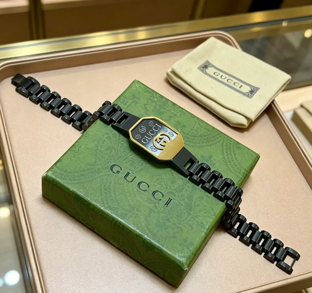 Gucci Black Ceramic and Gold-Tone Interlocking G Bracelet 2