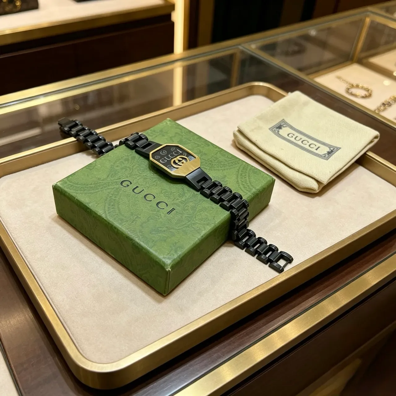 Gucci Black Ceramic and Gold-Tone Interlocking G Bracelet 4